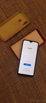 Predám Samsung Galaxy A20e - 2