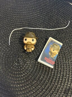 Stranger Things Kinder Joy - 2