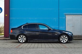 BMW E90 Rad 3 325i A/T - 2