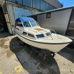 Loď Marex kajutová 25, 7.5x2.5m - 2