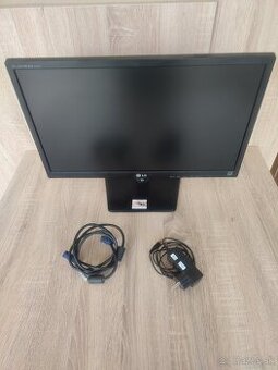 LQ Flatron E2242T 22",55cm , Full HD - 2