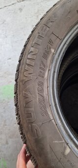 Predám zimne gumi 225/60R17 - 2