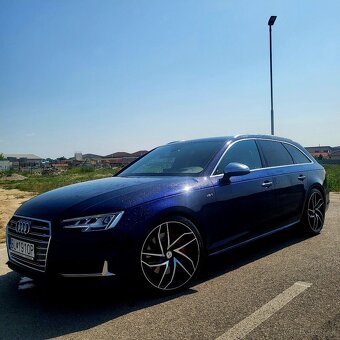 Audi S4 avant quattro - 2