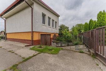 PREDAJ Útulný 4 izb. RD s garážou, pivnicou a veľkým pozemom - 2
