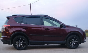Predám Rav4 hybrid 2017 - 2