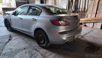MAZDA 3 1,6 MZR Havarovaná - 2