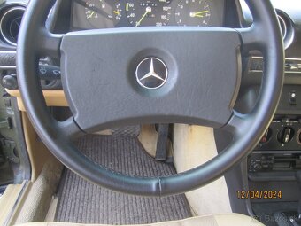 Mercedes W 123 - 230E - 2