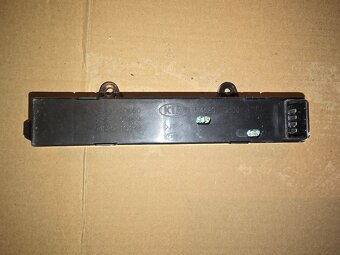 Displej Kia Rio II 945201G050 - 2