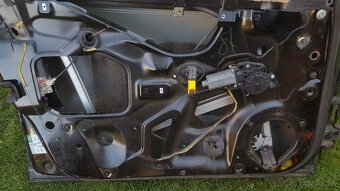 AUDI A4--B7 AVANT-dvere - 2