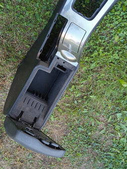 stredový panel peugeot 407 AJ SW - 2