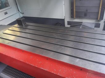 Obráběcí centrum (vertikální) KIHEUNG COMBI-U7 (3901) - 2