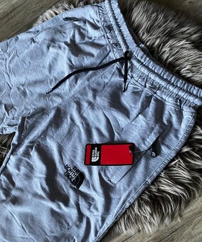 Tepláky north face 2xl - 2