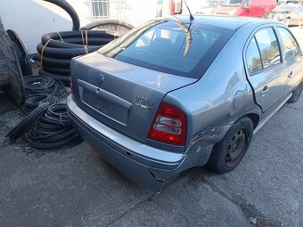 Škoda Octavia 1 sedan kufor - 2