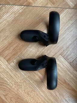 Ovládače k Oculus Rift S - 2