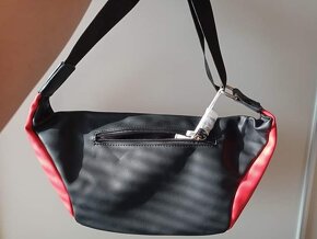 Ladvinka Guess - 2