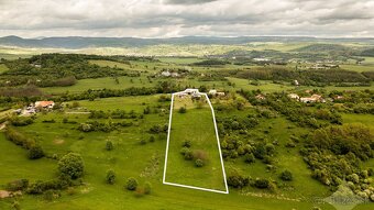 Exkluzívne na predaj gazdovský rodinný dom s pozemkom o rozl - 2
