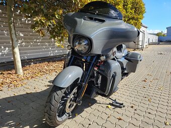HARLEY DAVIDSON STREET GLIDE CVO 117 - 2