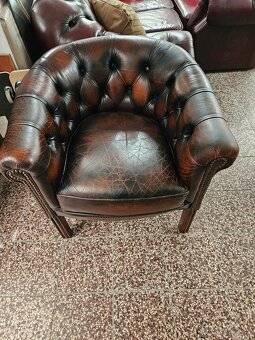 CHESTERFIELD ŠTÝL,KOŽENÁ SEDAČKA DVOJFAREBNÁ 2+1+1+TABURET - 2