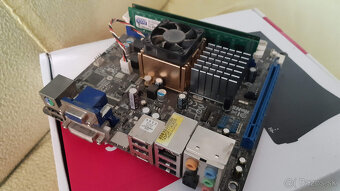 Predám matičnú dosku s integrovaným CPU. - 2