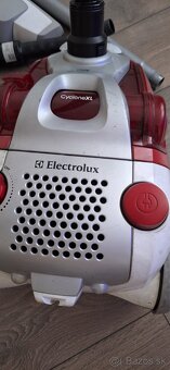 Vysávač electrolux cycloneXL - 2