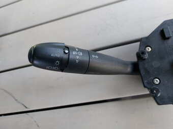 páčky / prepínače svetiel citroen c4 hatchback rok  2008 - 2