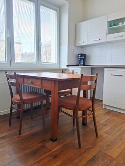 Priestranný 2-izbový byt s balkónom - 2