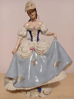 Soska dama v klobuku royal dux - 2