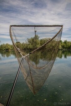 Predám podberák bow-lite Landing Net - 2