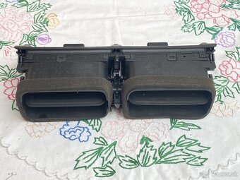 Stredový výduch / fúkar palubovky, čierny na BMW e39 - 2