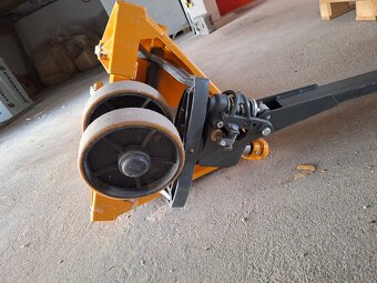 Paletovy vozik 3000kg - 2