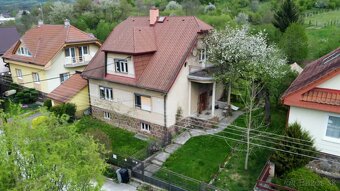 Priestranný rodinný dom / Chrenovec, pozemok 968m2 - 2