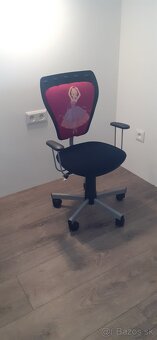 Stolicka otocna na kolieskach - 2