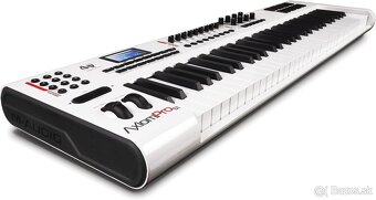 M-Audio Axiom Pro 61 - 2