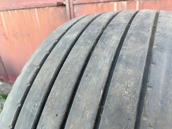 Vodiaca pneu 385/55 r22,5 (predná) - 2