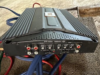 JBL zosilovač - 2