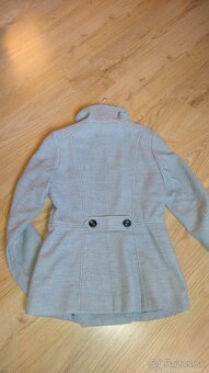 Elegantny sivy kabat - 2