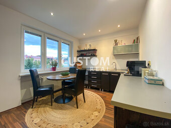 Veľký 2 izbový zrekonštruovaný byt s balkónom v centre - 2