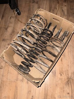 náhradné diely felicia - 2