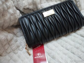 Dámska čierna peňaženka - 2