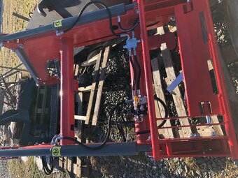 Čelný nakladač zetor - 2