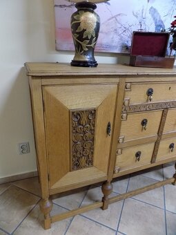 Komoda celomasívna - 2