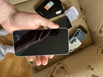 Samsung galaxy S24 - 2