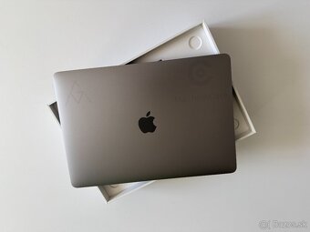 Macbook Air 13" M1 Strieborný SK - 2