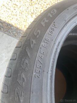 255/45 R19 - 2