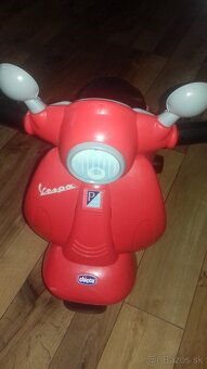 Detská motorka Chicco Vespa (malo pouzivane, plne funkcne) - 2
