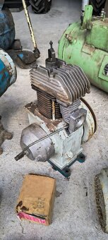 Kompresory Orlík, 70l. a 100l. nádrže, elektromotory. - 2