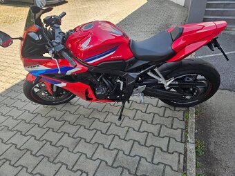 Honda CBR650R - 2