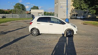 Predám Toyota Yaris 1.33 benzín - 2