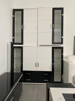 Obývacia zostava - skrine s led podsvietením - 2