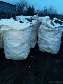 Tvrdé palivové drevo, drevené brikety - 2